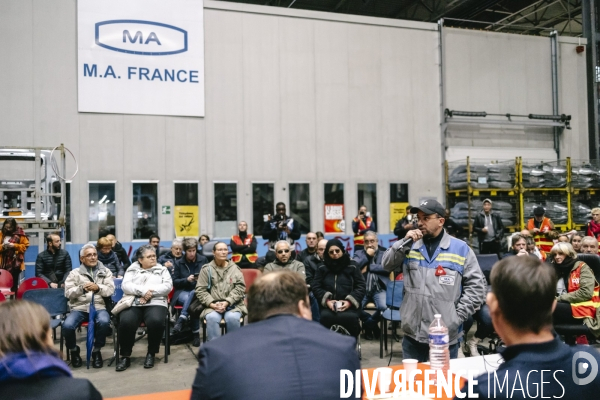 Conference debat à l Usine occupee de MA France Aulnay