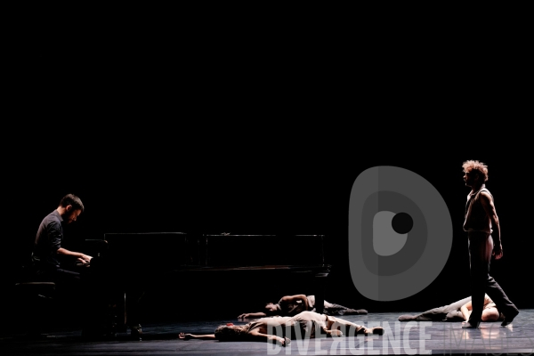 Nous ne cesserons pas / Bruno Bouché / Ballet de l Opéra national du Rhin