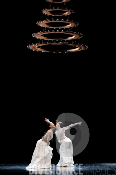 Noces  / Hélène Blackburn / Ballet de l Opéra national du Rhin