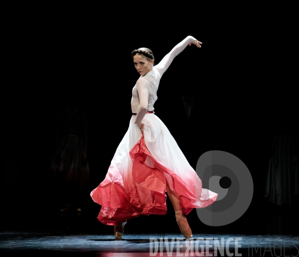 Noces  / Hélène Blackburn / Ballet de l Opéra national du Rhin