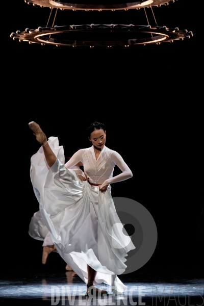 Noces  / Hélène Blackburn / Ballet de l Opéra national du Rhin