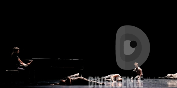 Nous ne cesserons pas / Bruno Bouché / Ballet de l Opéra national du Rhin