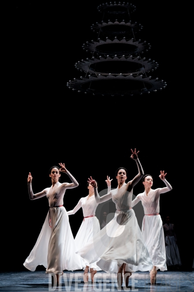 Noces  / Hélène Blackburn / Ballet de l Opéra national du Rhin