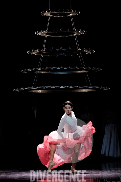Noces  / Hélène Blackburn / Ballet de l Opéra national du Rhin