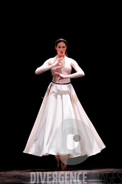 Noces  / Hélène Blackburn / Ballet de l Opéra national du Rhin