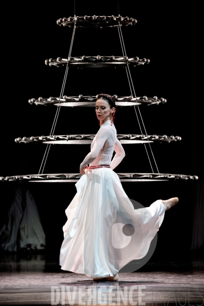 Noces  / Hélène Blackburn / Ballet de l Opéra national du Rhin