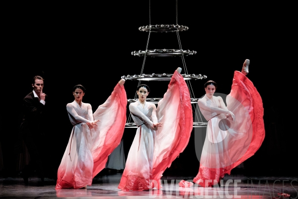Noces  / Hélène Blackburn / Ballet de l Opéra national du Rhin