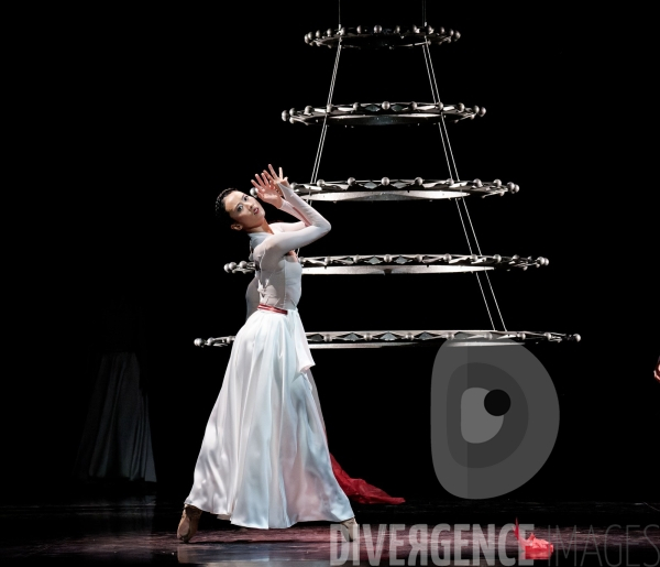 Noces  / Hélène Blackburn / Ballet de l Opéra national du Rhin