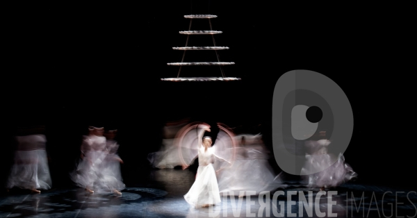 Noces  / Hélène Blackburn / Ballet de l Opéra national du Rhin