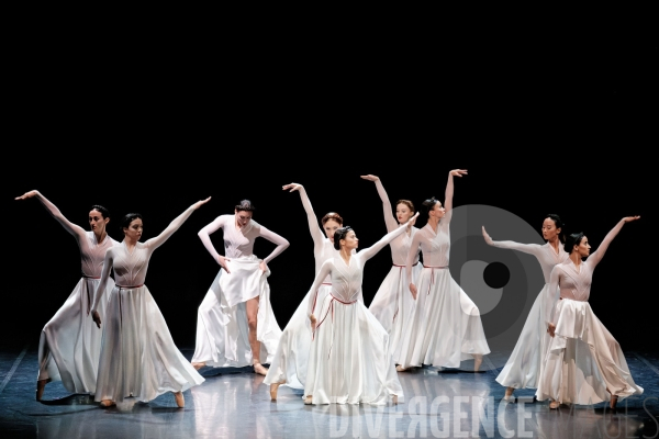 Noces  / Hélène Blackburn / Ballet de l Opéra national du Rhin
