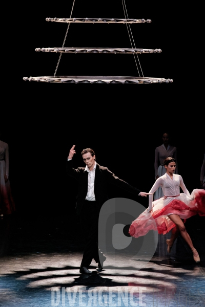 Noces  / Hélène Blackburn / Ballet de l Opéra national du Rhin