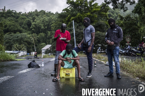 Tensions apres les blocages contre la vie chere en martinique.