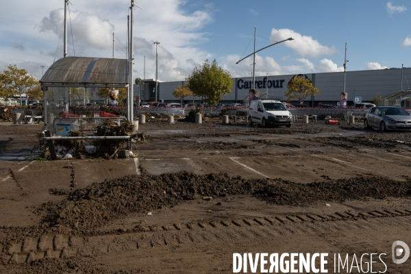 Apres les inondations - zone commerciale de Givors