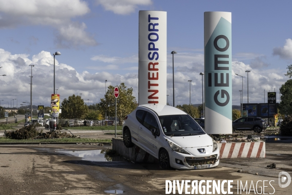 Apres les inondations - zone commerciale de Givors