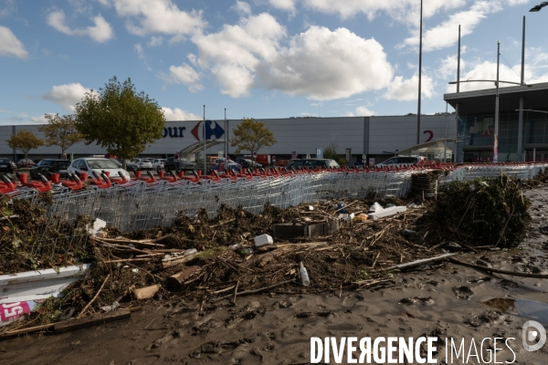 Apres les inondations - zone commerciale de Givors