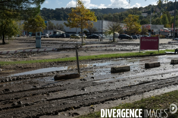 Apres les inondations - zone commerciale de Givors