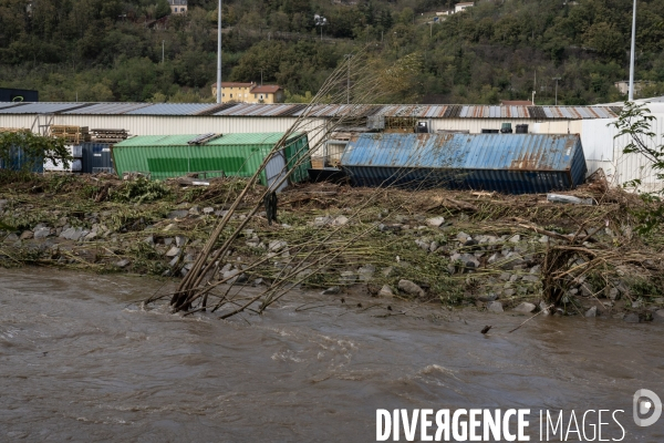 Apres les inondations - zone commerciale de Givors