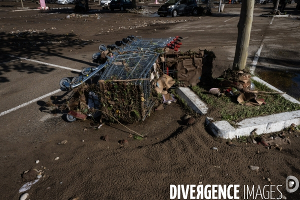 Apres les inondations - zone commerciale de Givors