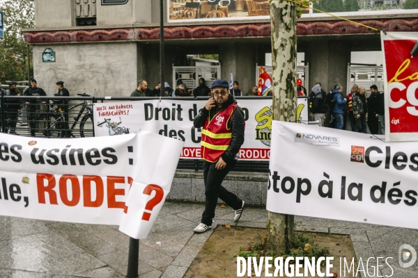 Manifestation de la filiere automobile au salon de l automobile 2024