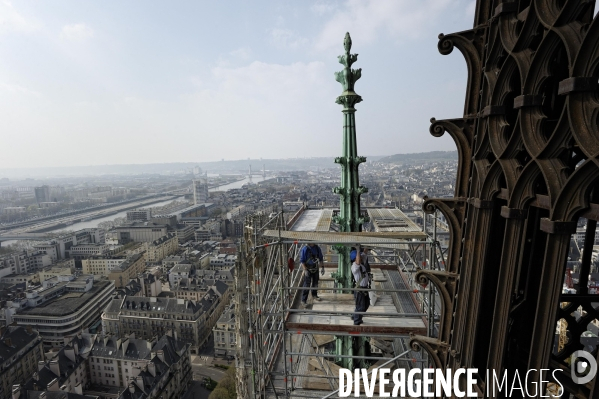 Refection des clochetons de la cathédrale de Rouen