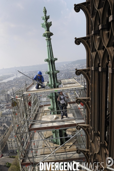 Refection des clochetons de la cathédrale de Rouen