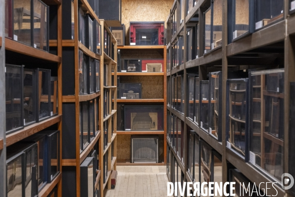 Construction du décor du Suicidé de Nikolaï Erdman, dans les Ateliers de la Comédie Française, à Sarcelles