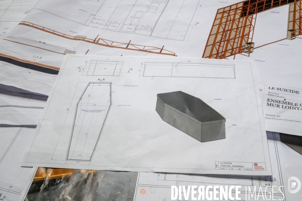 Construction du décor du Suicidé de Nikolaï Erdman, dans les Ateliers de la Comédie Française, à Sarcelles