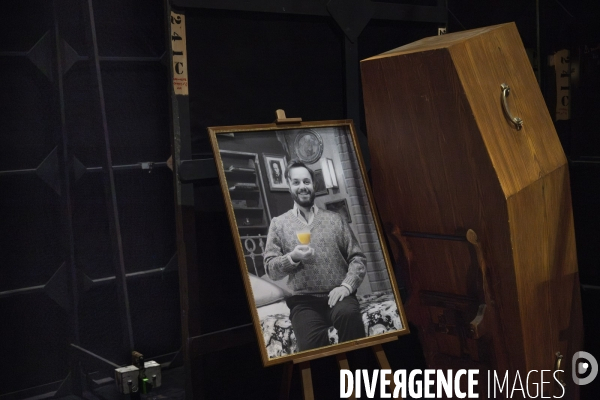 Montage du décor du  Suicidé  à la Comédie Française, d après Nicolaï Erdman, mise en scène par Stéphane Varupenne. Le décor a ét conçu par Eric Ruf, administateur général du Français.