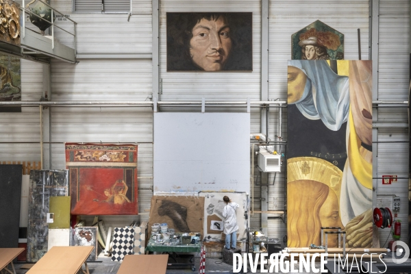 Construction du décor du Suicidé de Nikolaï Erdman, dans les Ateliers de la Comédie Française, à Sarcelles