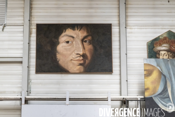 Construction du décor du Suicidé de Nikolaï Erdman, dans les Ateliers de la Comédie Française, à Sarcelles