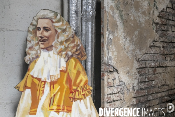 Construction du décor du Suicidé de Nikolaï Erdman, dans les Ateliers de la Comédie Française, à Sarcelles