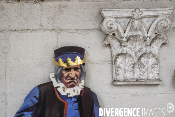 Construction du décor du  Suicidé  de Nikolaï Erdman, dans les Ateliers de la Comédie Française, à Sarcelles