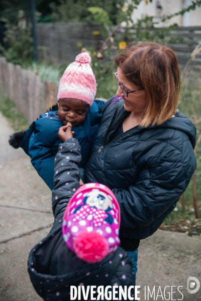 Mères remises à la rue avec leurs bébés à Saint Denis