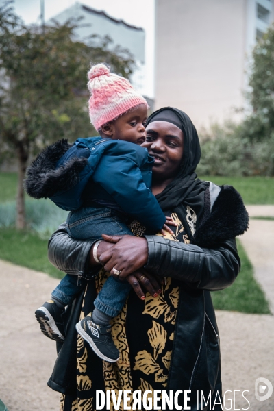 Mères remises à la rue avec leurs bébés à Saint Denis