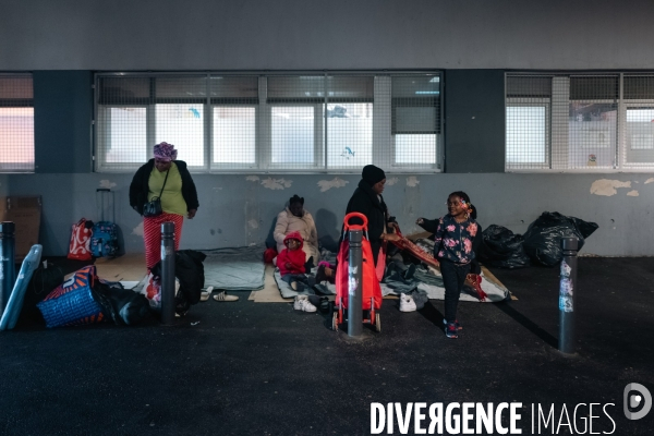 Mères remises à la rue avec leurs bébés à Saint Denis