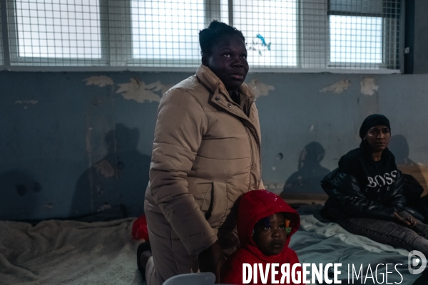 Mères remises à la rue avec leurs bébés à Saint Denis