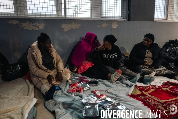 Mères remises à la rue avec leurs bébés à Saint Denis