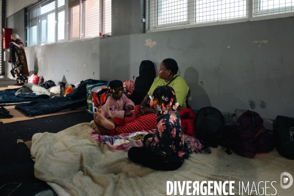 Mères remises à la rue avec leurs bébés à Saint Denis