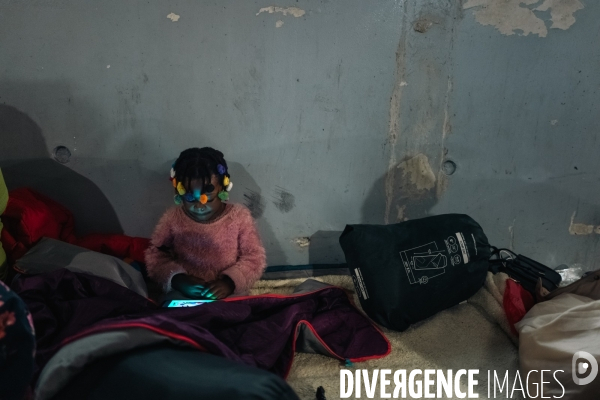 Mères remises à la rue avec leurs bébés à Saint Denis