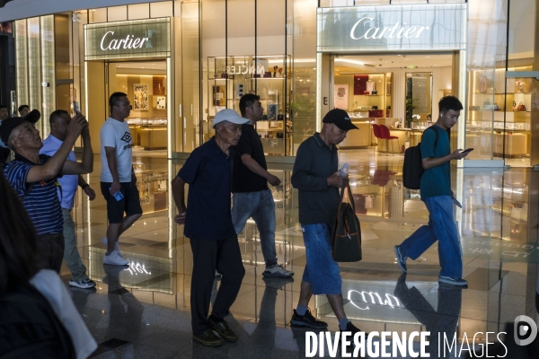Commerces et boutiques a l aeroport internationale Daxing de Pekin