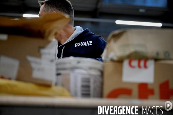 Le Centre de dédouanement postal de Roissy Charles-de-Gaulle
