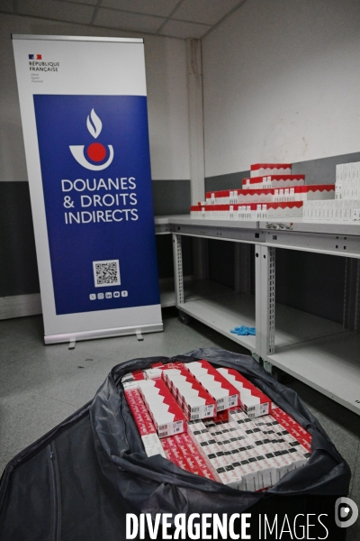 Douanier à l’aéroport de Roissy Charles-de-Gaulle