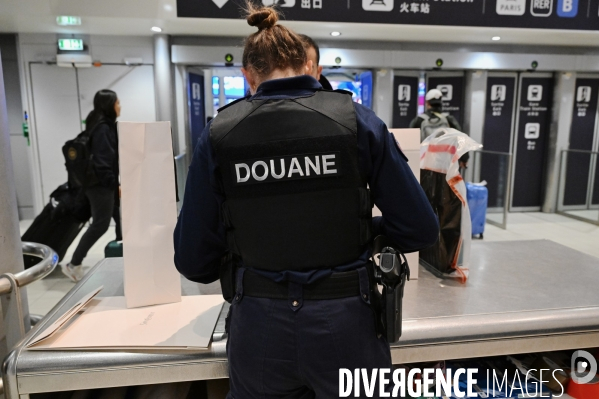 Douanier à l’aéroport de Roissy Charles-de-Gaulle