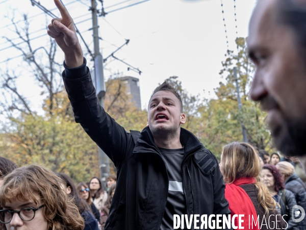 Manifestation à Belgrade pour demander justice après l effondrement d un toit qui a fait 14 morts 