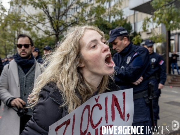 Manifestation à Belgrade pour demander justice après l effondrement d un toit qui a fait 14 morts 