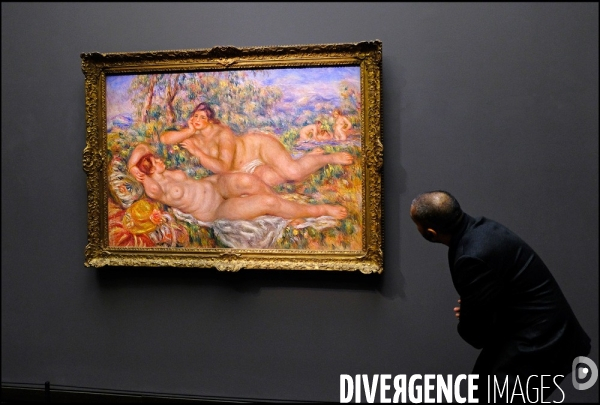 Au musée d Orsay devant les Baigneuses de Renoir