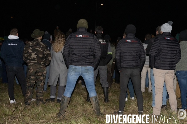 Feu de colere des agriculteurs a Dijon