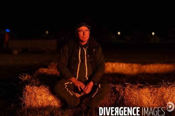 Feu de colere des agriculteurs a Dijon