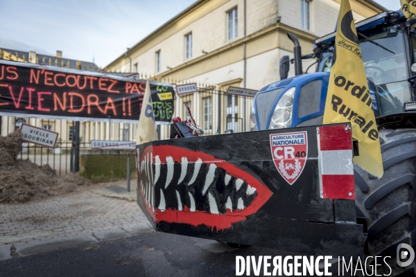 Action de la Coordination Rurale des Landes devant la préfecture de Mont-de-Marsan le 19 novembre 2024