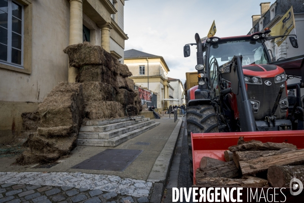 Action de la Coordination Rurale des Landes devant la préfecture de Mont-de-Marsan le 19 novembre 2024